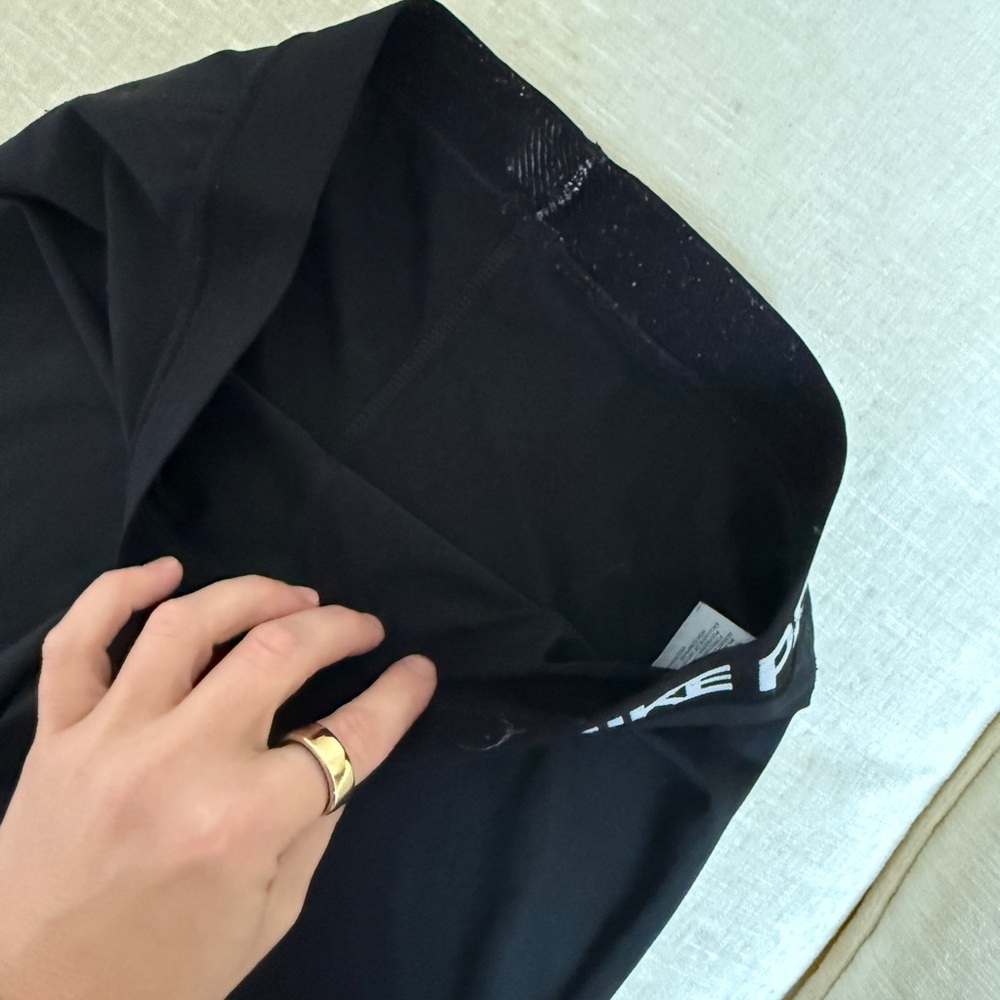 Nike Pro Cropped Black Athletic Leggings - Picture 3 of 6